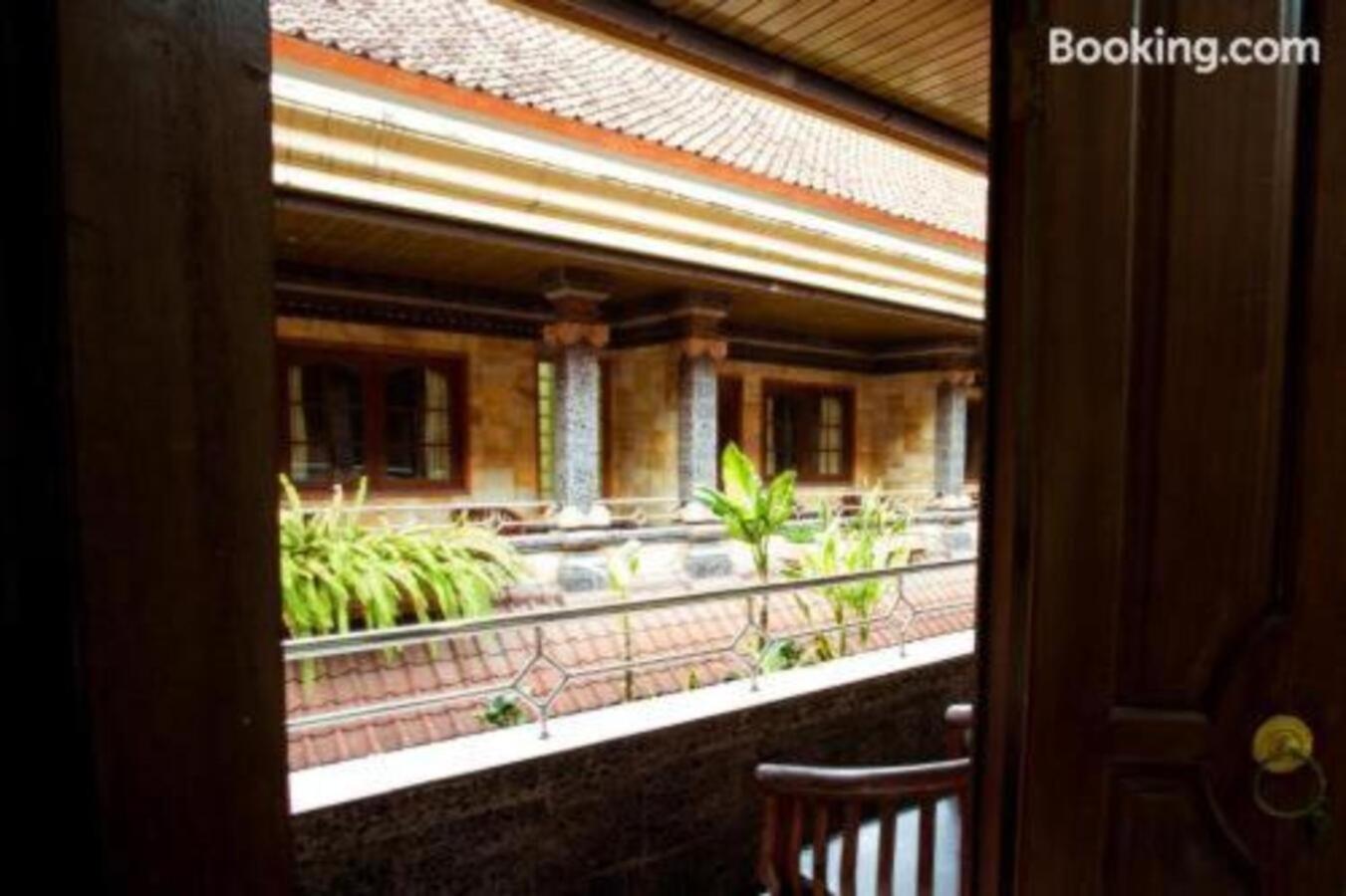 Segara Sadhu Inn Kuta By Ecommerceloka Exterior photo